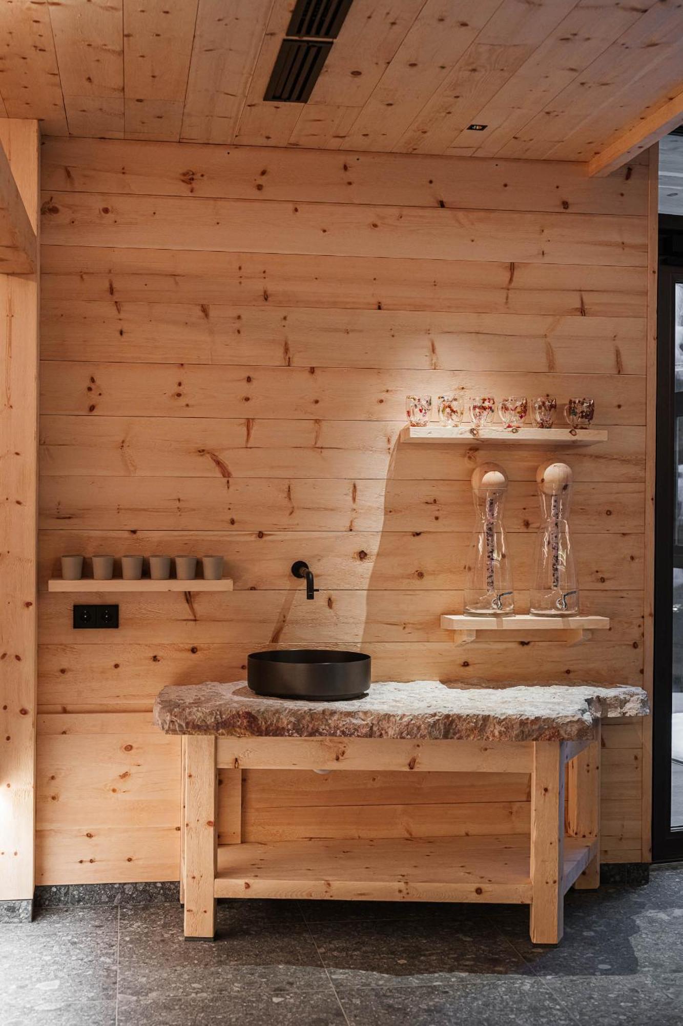 Chalet Elisabeth Dolomites Alpin & Charme Selva di Val Gardena Exterior photo