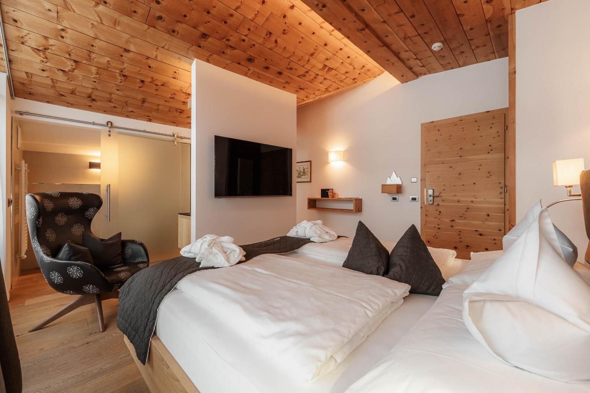 Chalet Elisabeth Dolomites Alpin & Charme Selva di Val Gardena Exterior photo